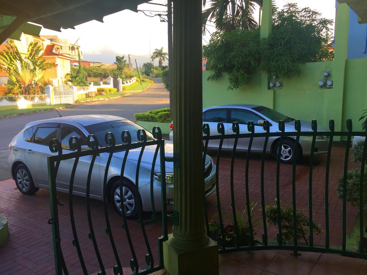 Yaad Hostel Montego Bay Kültér fotó