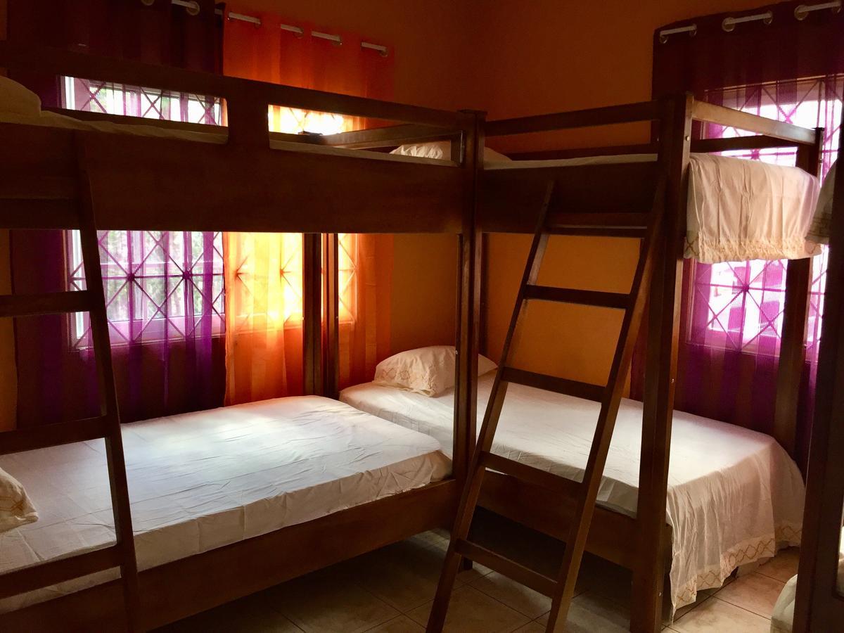 Yaad Hostel Montego Bay Kültér fotó
