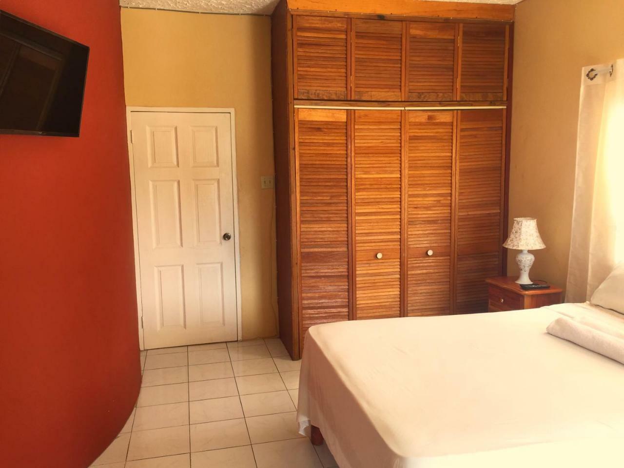 Yaad Hostel Montego Bay Kültér fotó